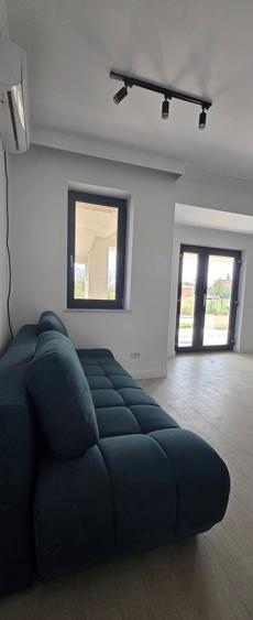 Casă cu 4 camere în Exterior Vest