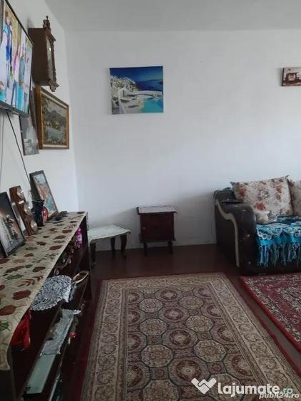 Apartament cu 4 camere decomandat în Micro 17