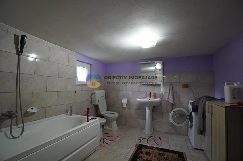 Teren intravilan de 9000 mp, în Vânători