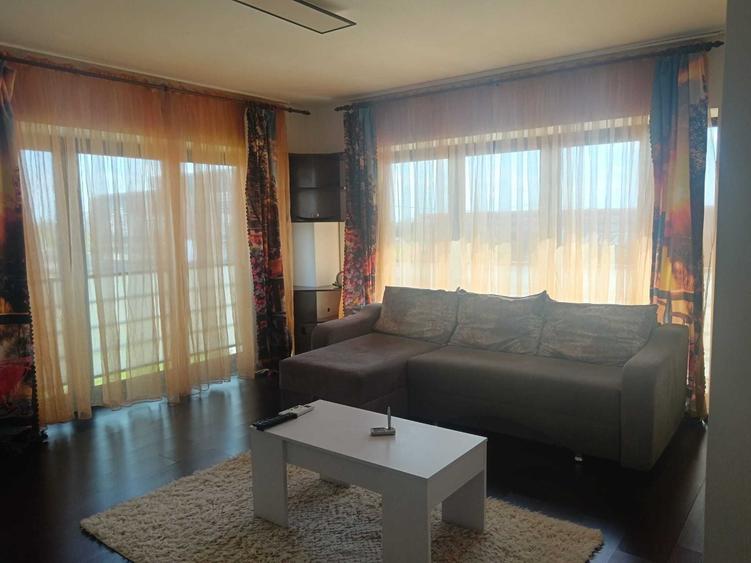 Apartament cu 3 camere decomandat în Vest