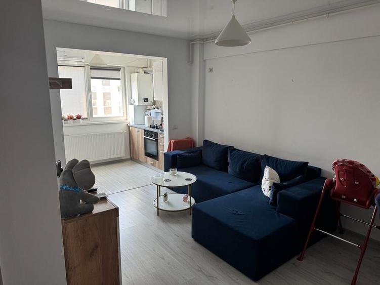 Apartament cu 2 camere decomandat în Roșu