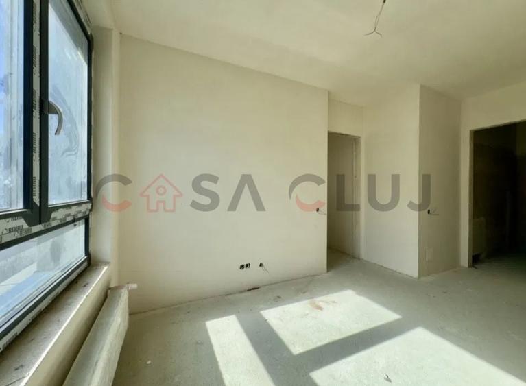 Apartament cu 3 camere semidecomandat în Mărăști