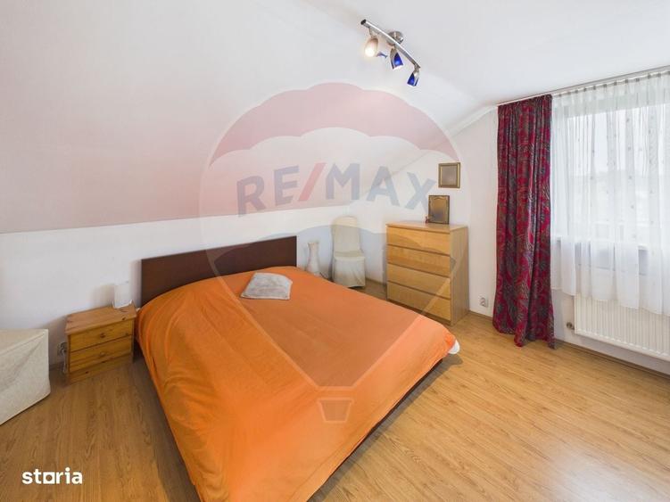 Casă cu 4 camere în Central