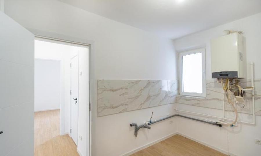 Apartament cu 2 camere decomandat în Baba Novac
