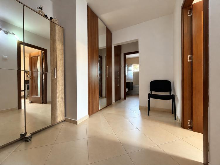 Apartament cu 2 camere decomandat în Soarelui