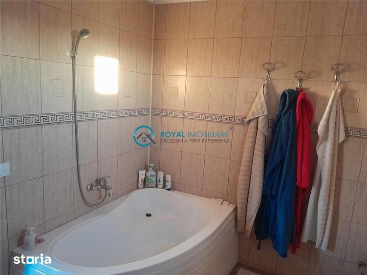 Royal Imobiliare - Vanzare Vila zona Chitorani - 1