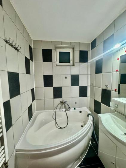 Apartament 2 camere,zona 1Decembrie - 16