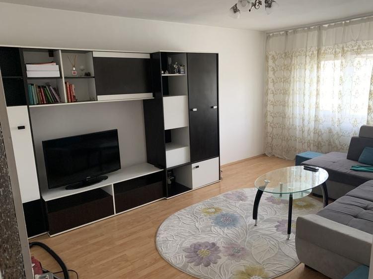 Apartament cu 3 camere decomandat în Dorobanților