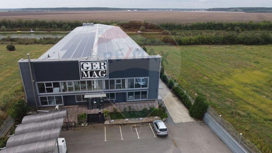 Spațiu industrial, de 3,600 mp, în Găneasa