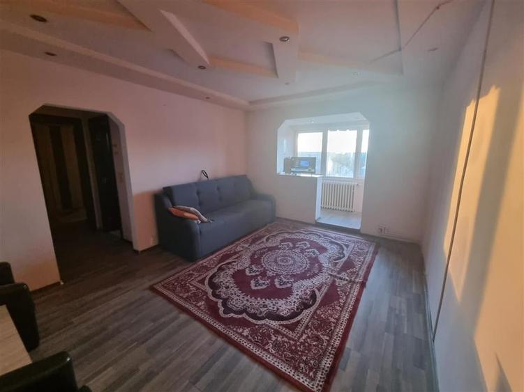 Apartament cu 2 camere semidecomandat, mobilat în Central