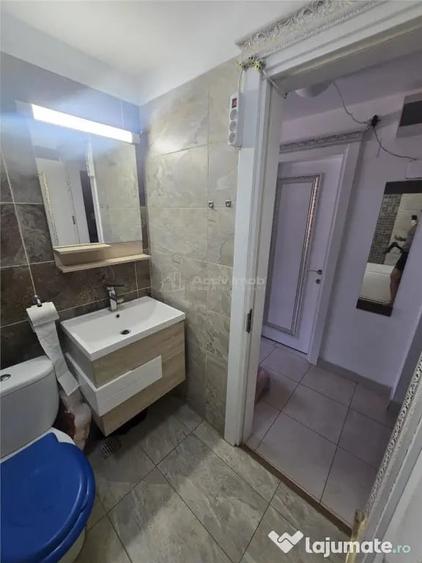Apartament cu 2 camere semidecomandat în Tei