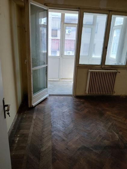 Apartament cu 3 camere semidecomandat în Kogălniceanu