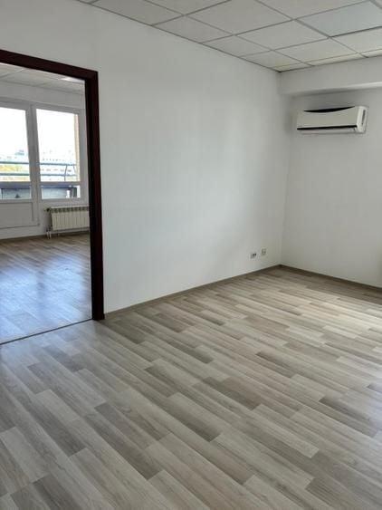 Birou, de 135 mp, în Universitate