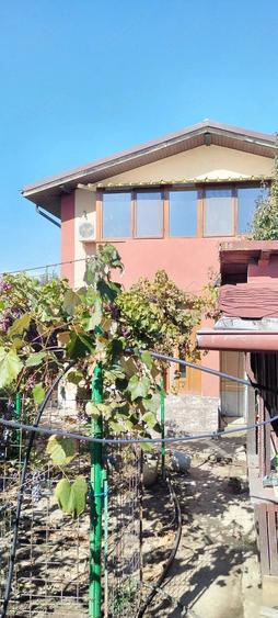 Casă cu 5 camere în Brănești