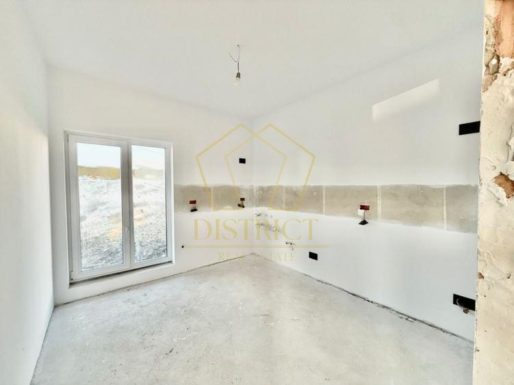 Duplex cu 5 camere cu Canalizare în Giroc