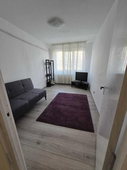 Apartament cu 2 camere decomandat în Titan