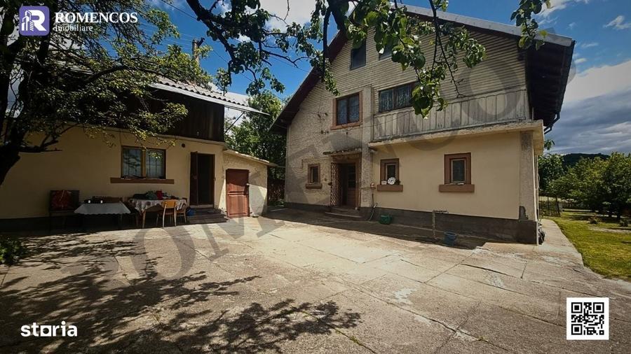 Casă cu 4 camere cu Teren 4100 Mp în Central