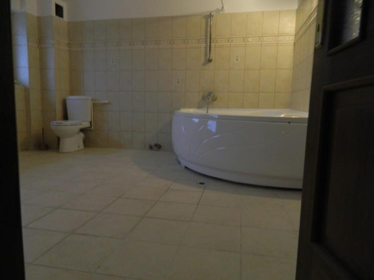 Spațiu comercial, de 428 mp, în Central