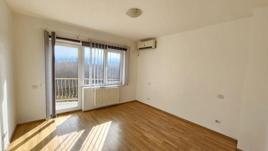 Duplex cu 7 camere cu Canalizare în Mărăști