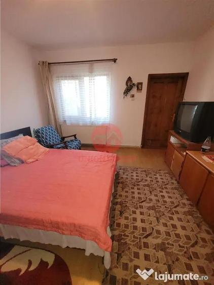 Casă cu 4 camere cu Teren 2500 Mp în Lazu