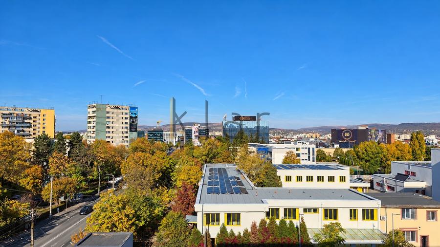 Apartament cu 3 camere semidecomandat, mobilat în Gheorgheni