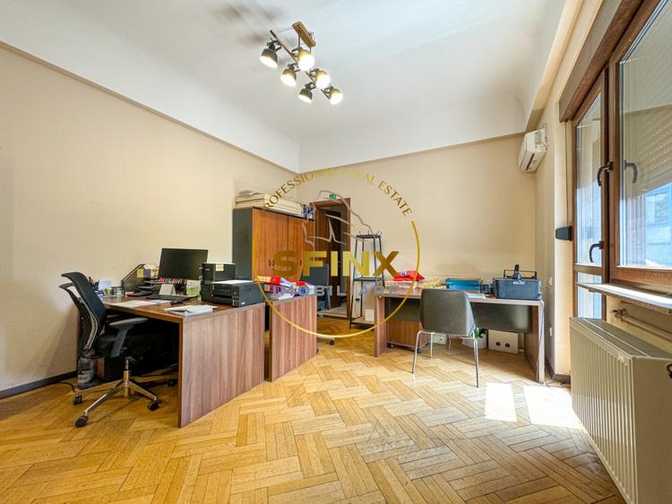Apartament cu 5 camere decomandat în P-ța Romană