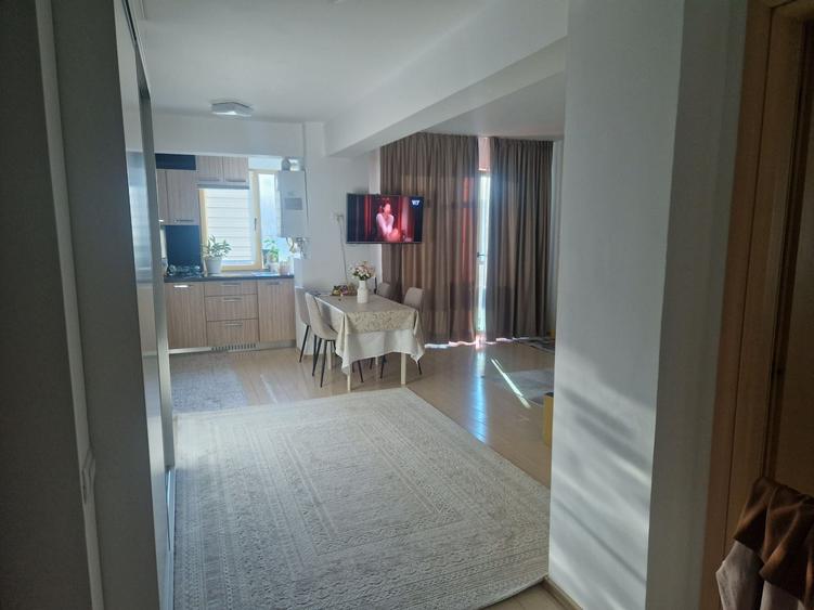 Apartament cu 2 camere semidecomandat în Palazu Mare