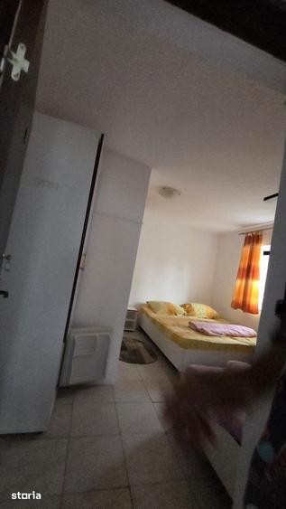 Casa cu 5 camere, 5 bai,teren 547/17,pret 75000 euro - 2