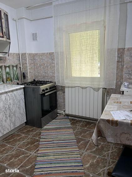 Apartament cu 3 camere decomandat în Obcini
