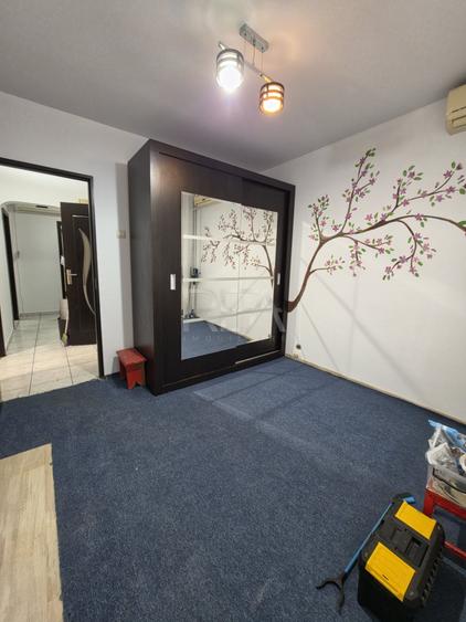 Apartament cu 3 camere decomandat în Drumul Taberei