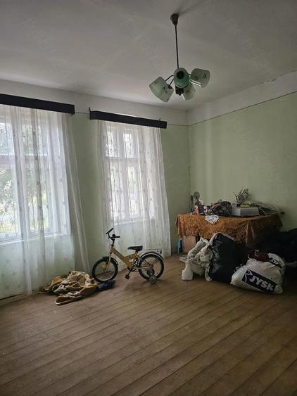 Casă cu 2 camere cu Teren 2400 Mp în Beba Veche
