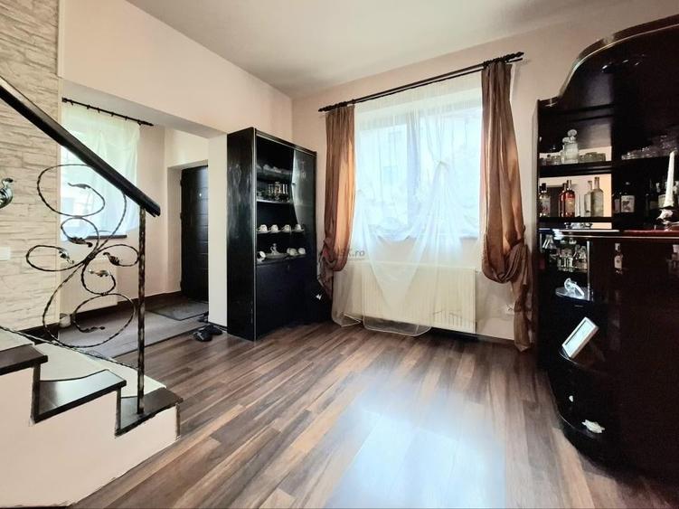 Casă cu 5 camere cu Teren 550 Mp în Corbeanca