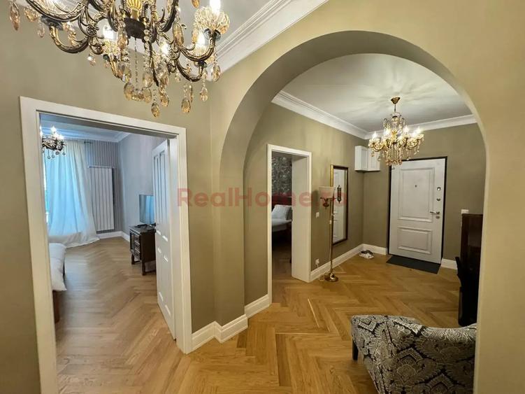 Apartament cu 2 camere decomandat, mobilat în Universitate