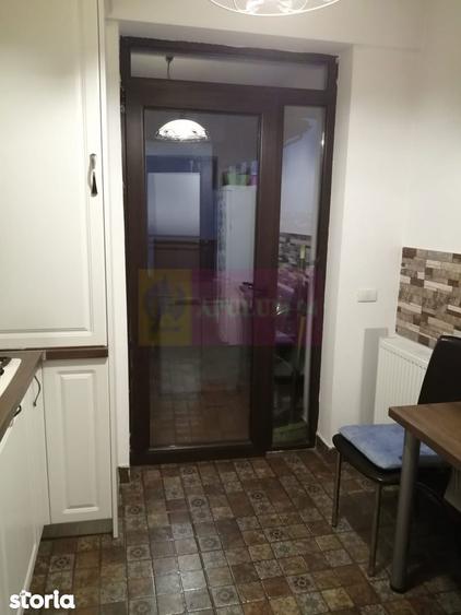 Apartament cu 3 camere, mobilat în Central