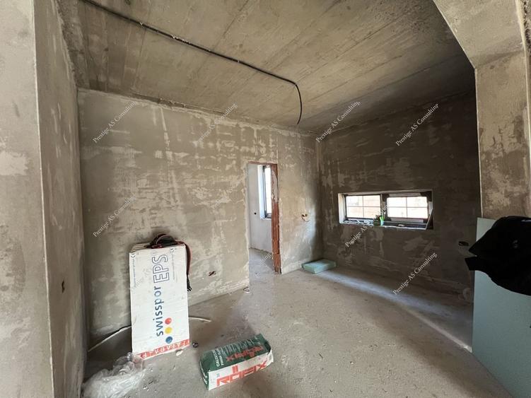 Duplex cu 4 camere cu Canalizare în Dumbrăvița