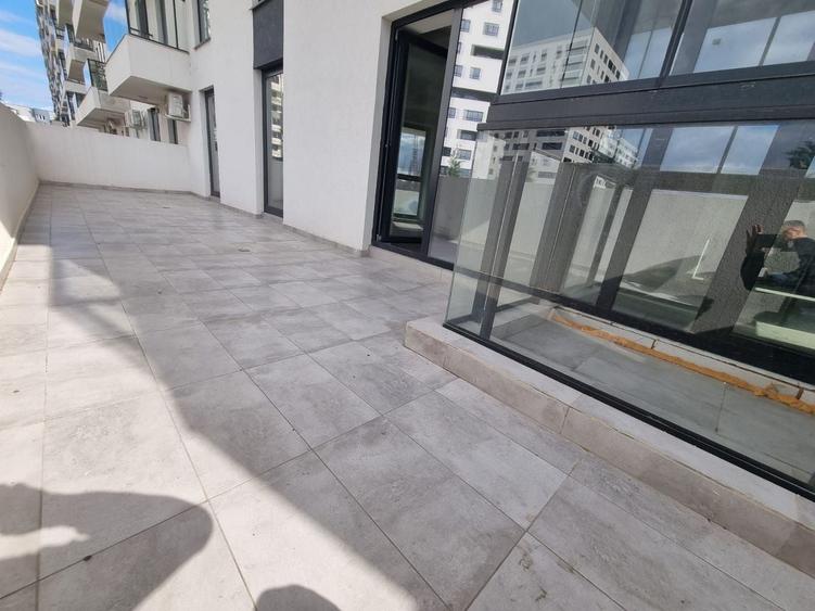 Apartament cu 3 camere decomandat în Tomis Nord