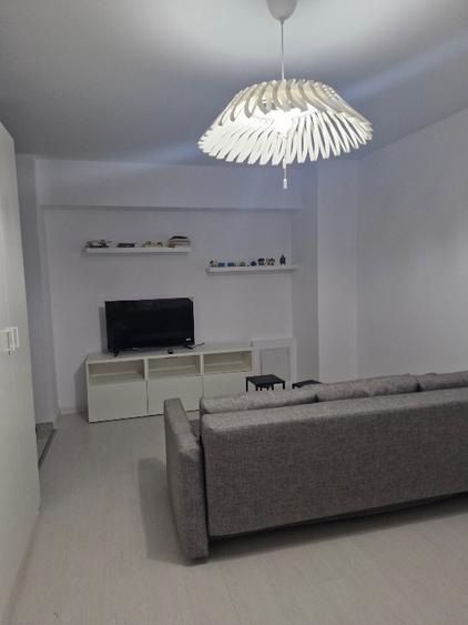Apartament cu 2 camere semidecomandat în Parcul Carol