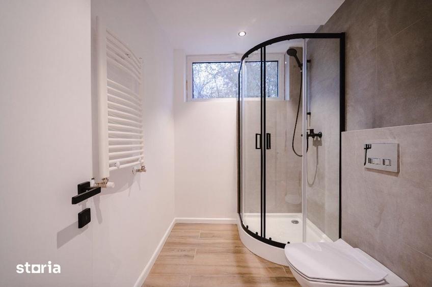 Apartament cu 4 camere decomandat în Victoriei