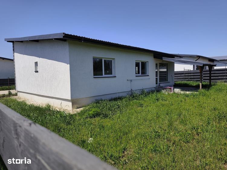 Casă cu 4 camere cu Teren 399 Mp în Crevedia