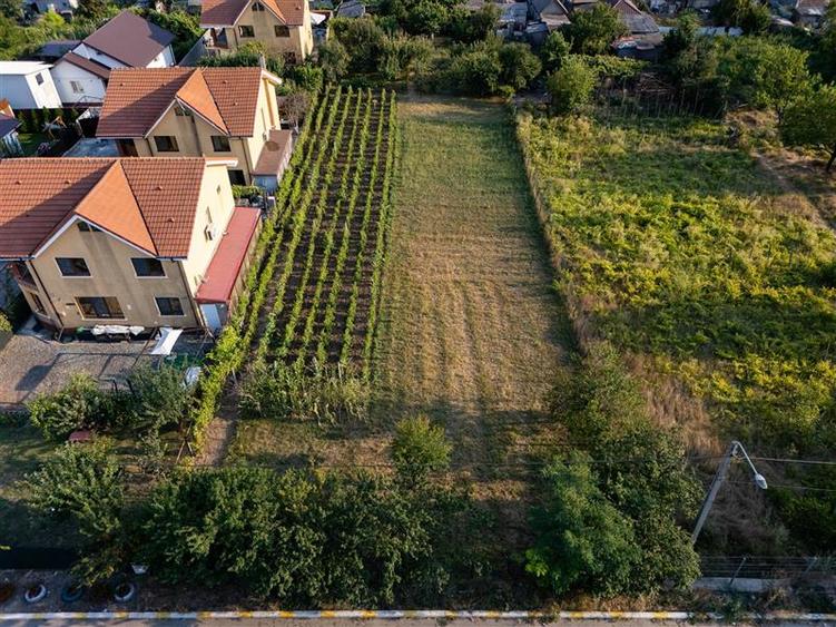 Teren Construcții intravilan de 1167 mp, în Valu lui Traian
