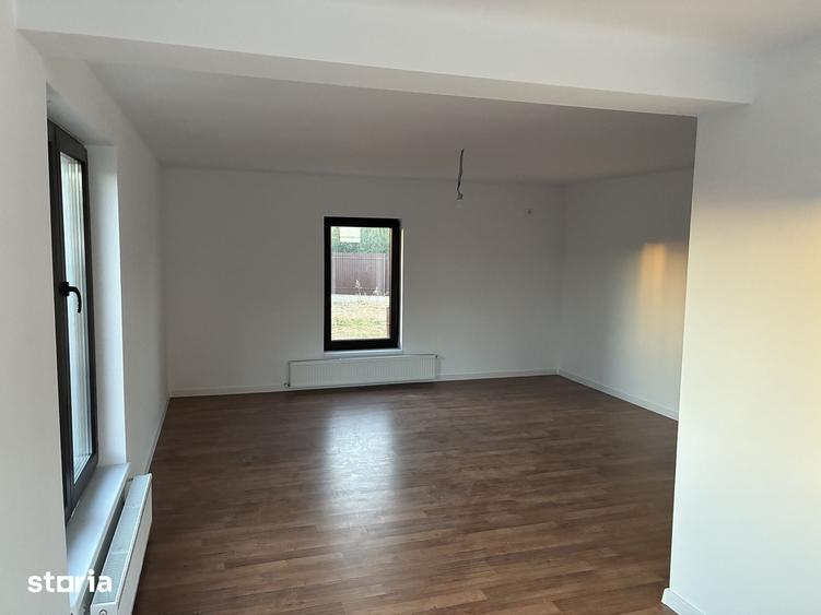 Casă cu 4 camere cu Teren 477 Mp în Central