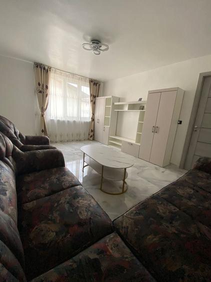 Apartament cu 2 camere decomandat în Precista