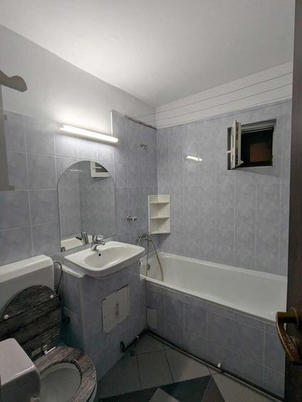 Apartament cu 2 camere decomandat în Torontalului