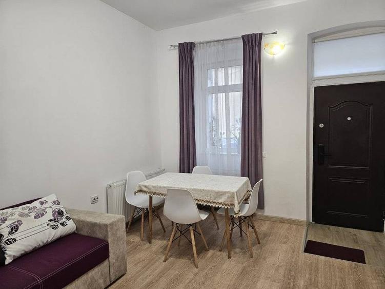 Apartament cu 2 camere, ultracentral, ideal pentru cabinet, birou sau locuin?a - 2