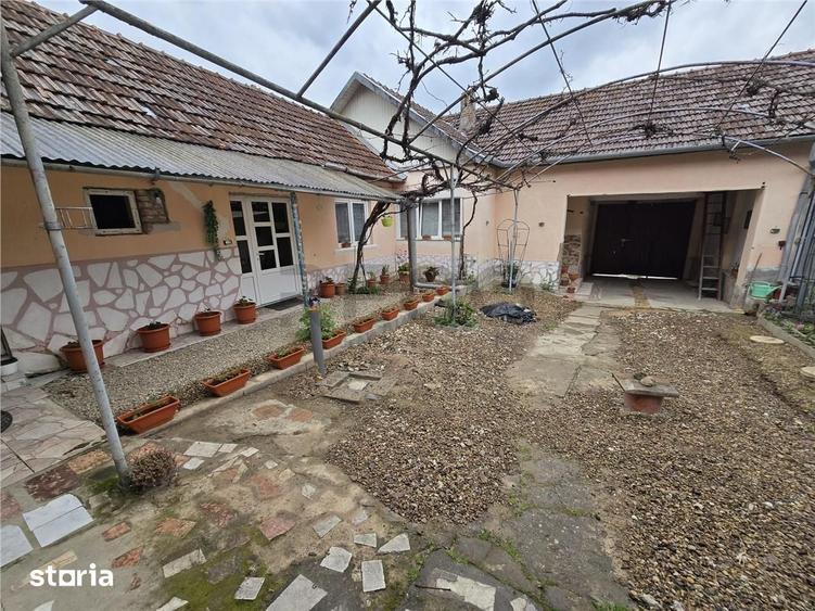 Casă cu 4 camere cu Teren 726 Mp în Lunca