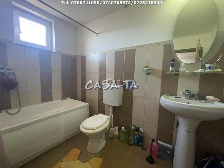 Casă individuală cu 4 camere cu Canalizare în Primăverii