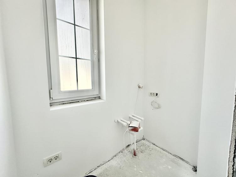 Duplex cu 5 camere cu Canalizare în Moșnița Nouă