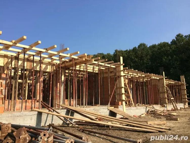 Casă cu 5 camere în Ghermănești