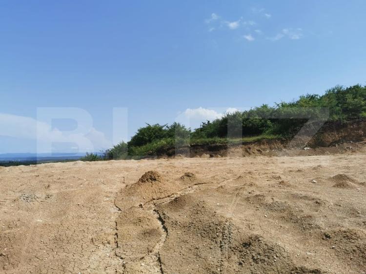 Teren Construcții intravilan de 750 mp, în Periferie