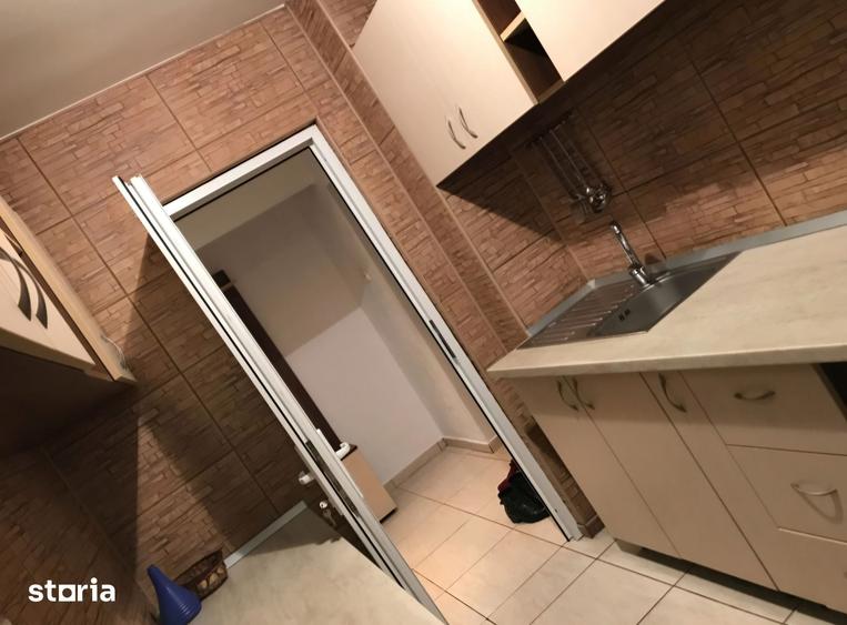 Apartament cu 3 camere în Berceni
